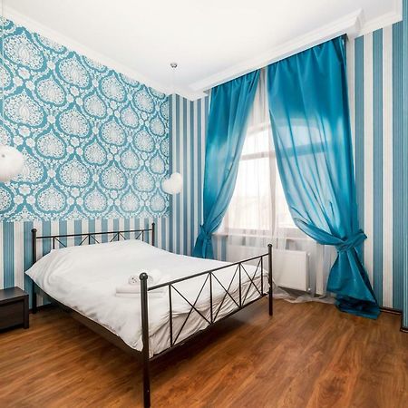 Stylish Apartment With A Balcony Overlooking The Park Odessa Exterior foto