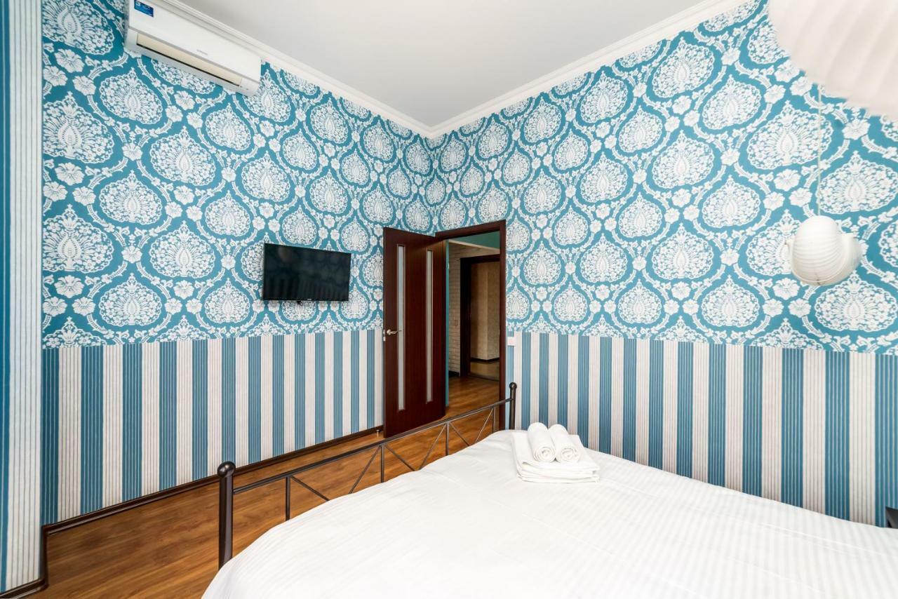 Stylish Apartment With A Balcony Overlooking The Park Odessa Exterior foto